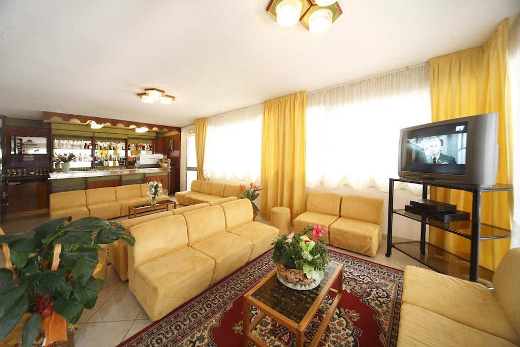 Hotel Devon & Breakfast Cesenatico